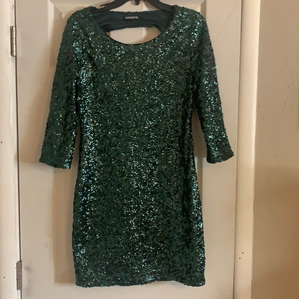 Express sparkly green dress!